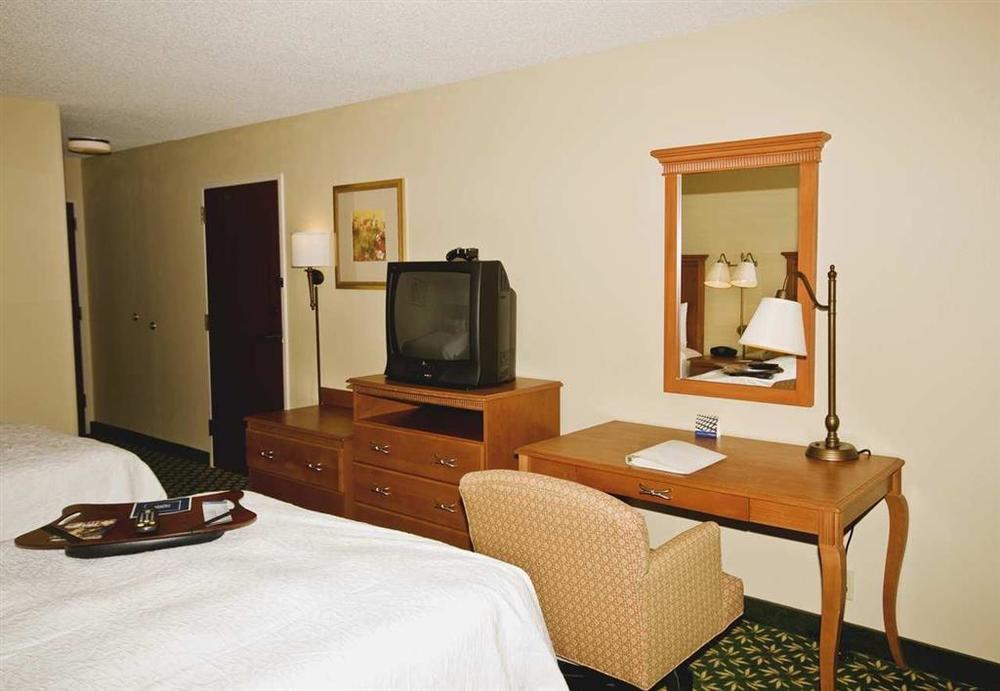 Hampton Inn Houston Hobby Airport Стая снимка