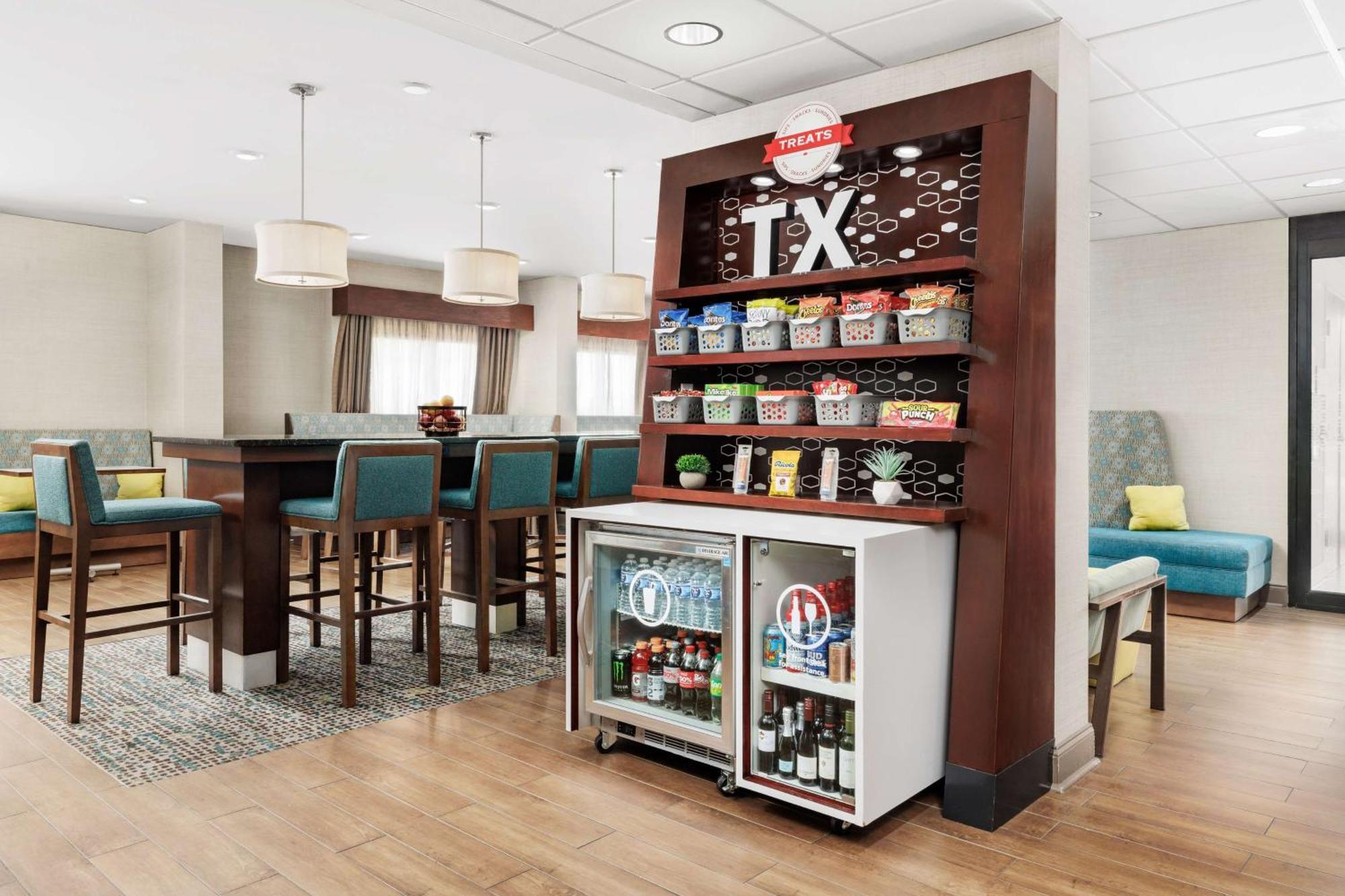 Hampton Inn Houston Hobby Airport Екстериор снимка