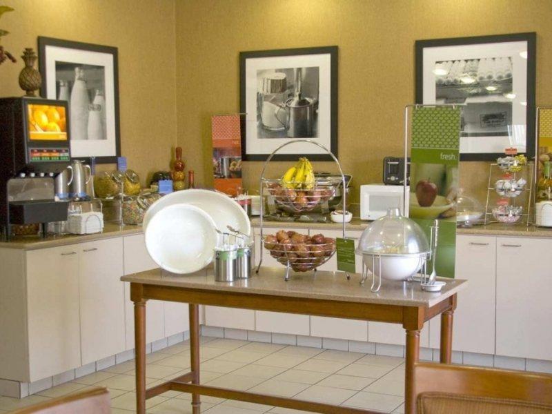 Hampton Inn Houston Hobby Airport Екстериор снимка