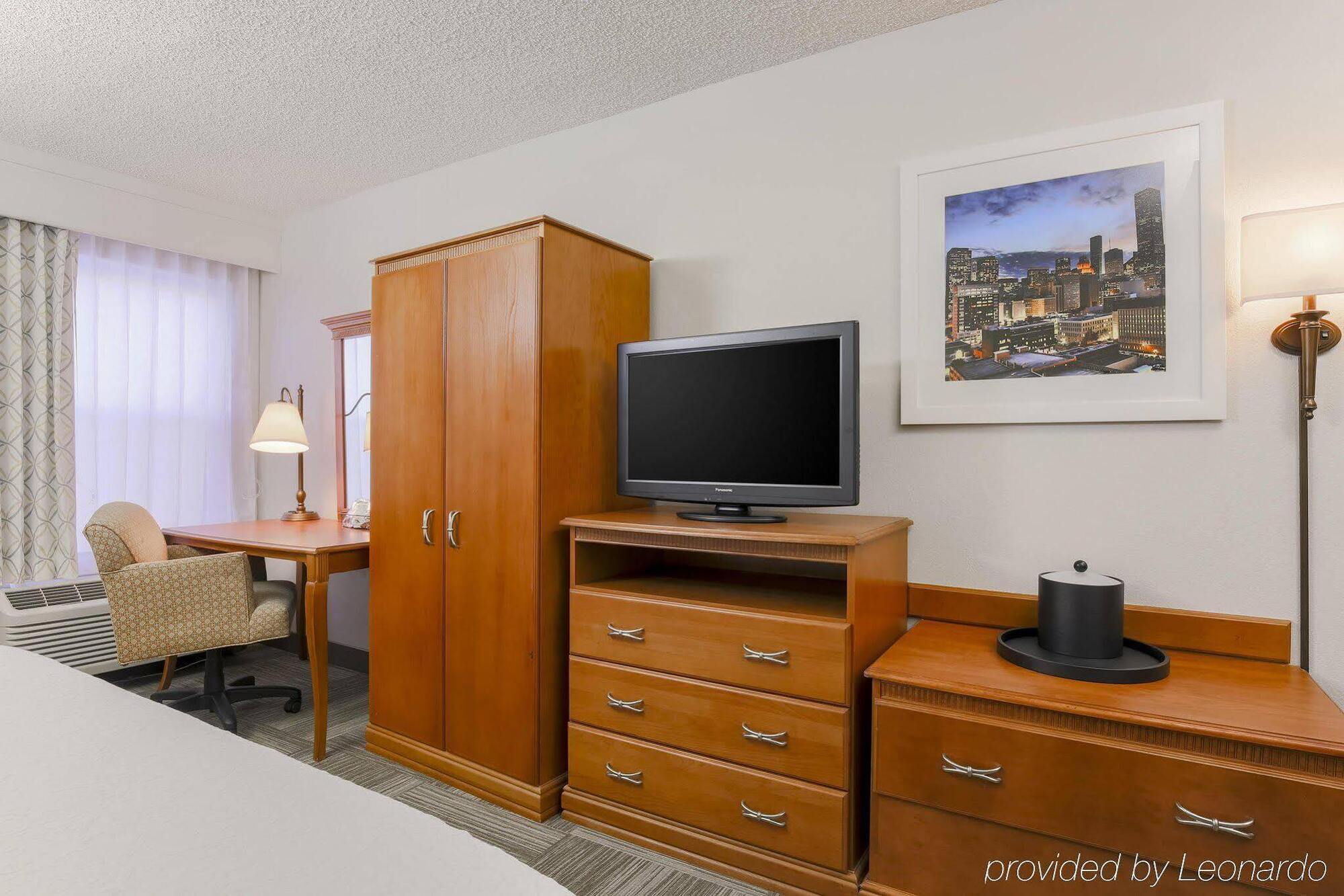 Hampton Inn Houston Hobby Airport Екстериор снимка